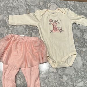 Girls Gymboree long sleeve onesie and peplum leggings